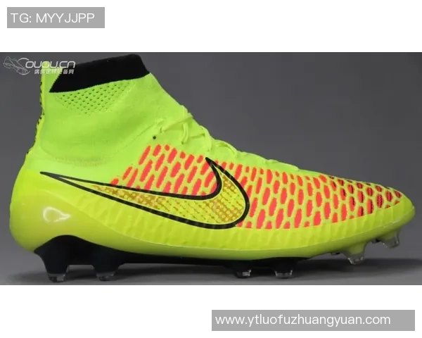 穿着毒蜂耐克足球鞋的球星：篡手篡脚的优雅之道