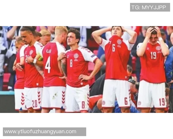 十号红色球衣足球明星的历史与成就解析